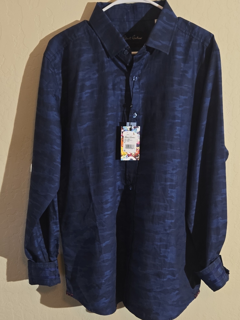 Robert Graham Men's Navy Camouflage-Pattern Button-Down Shirt